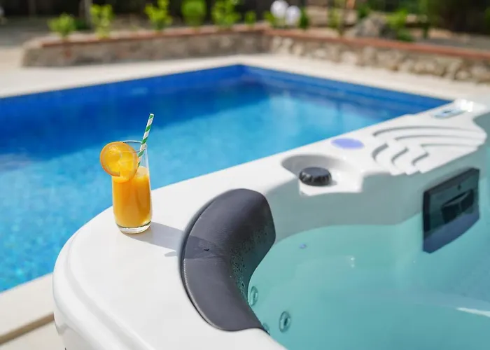 Case de vacanță Cozy Home In Rasopasno With Wi-Fi