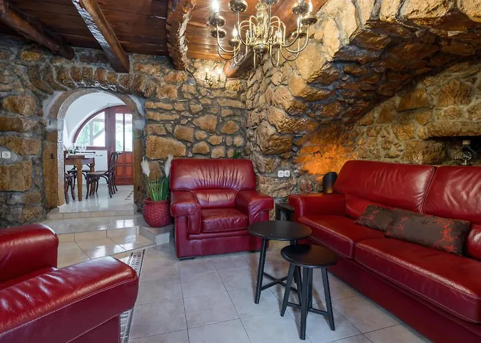Cozy Home In Rasopasno With Wi-Fi Case de vacanță