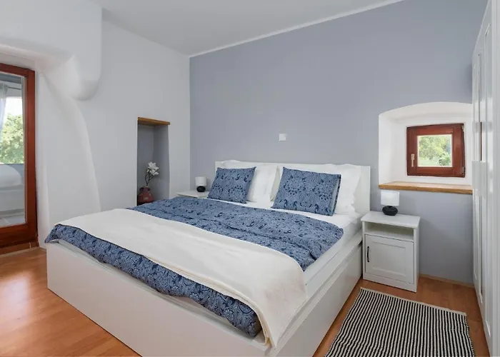 Case de vacanță Cozy Home In Rasopasno With Wi-Fi *