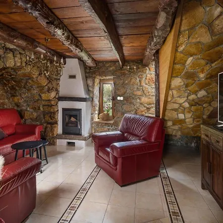 Beautiful Home In Rasopasno With Sauna