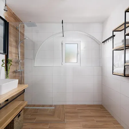 Beautiful Home In Rasopasno With Sauna Prázdninový dům *